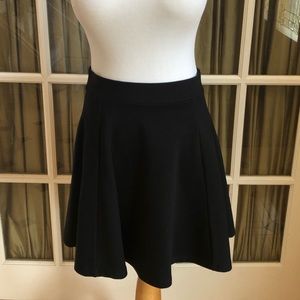 H&M Black Skater Skirt ✨
